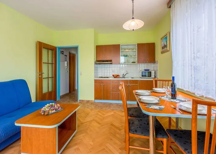 Apartment In 39196 Crikvenica