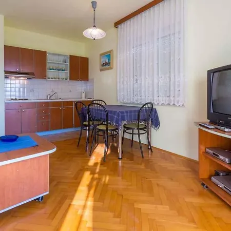 Apartment In 39196 Crikvenica
